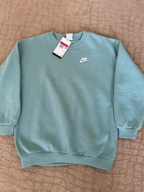 NWT Nike Crewneck Sweatshirt in Seafoam